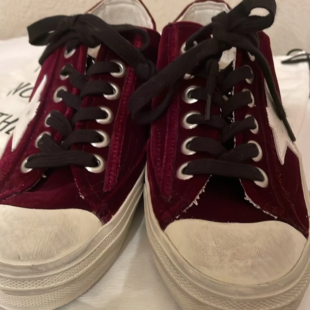 Golden Goose V Star 2 Tennis shoes .Burgundy velvet Brand new with dust bag . - Picture 7 of 9